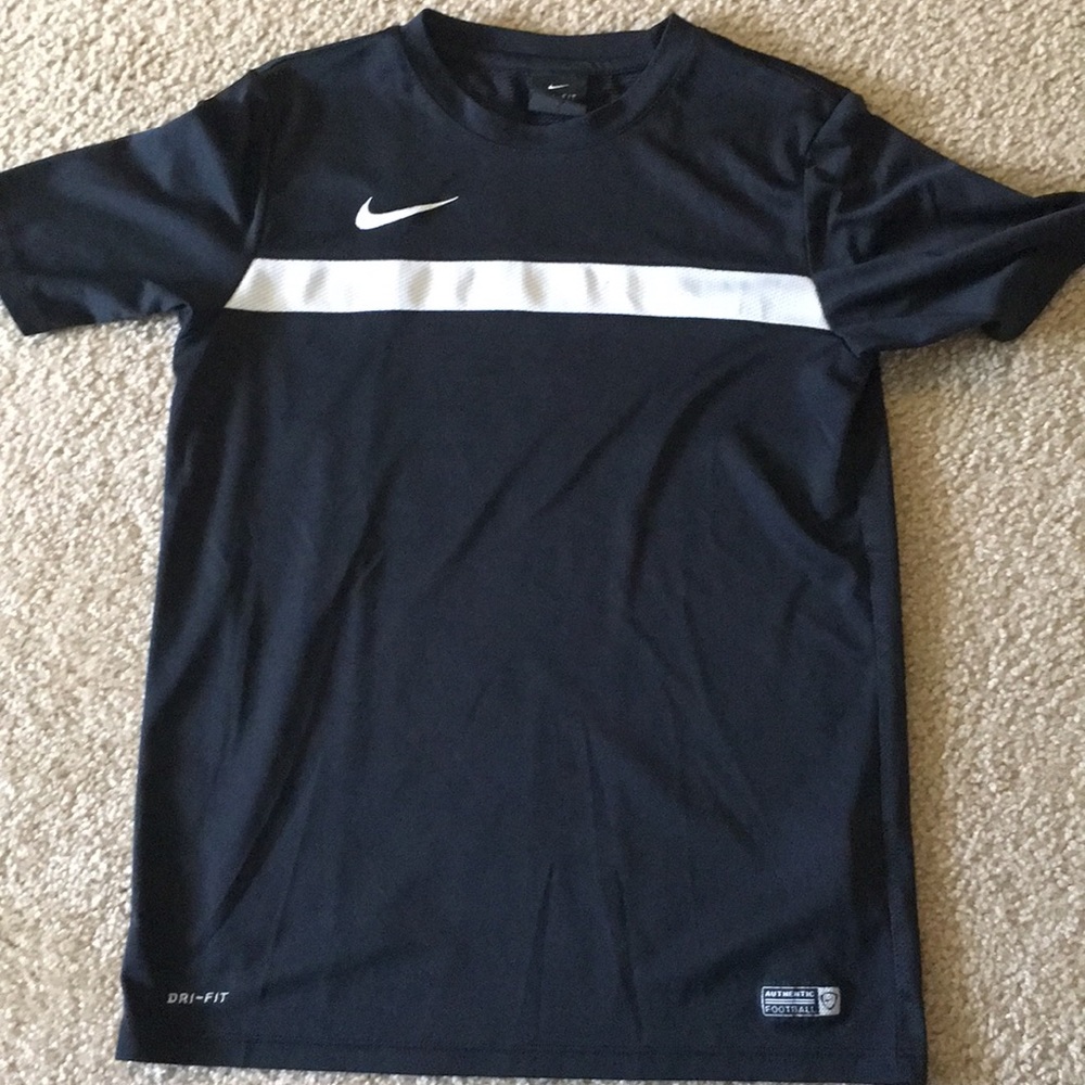 Athletic short sleeve shirt for boy